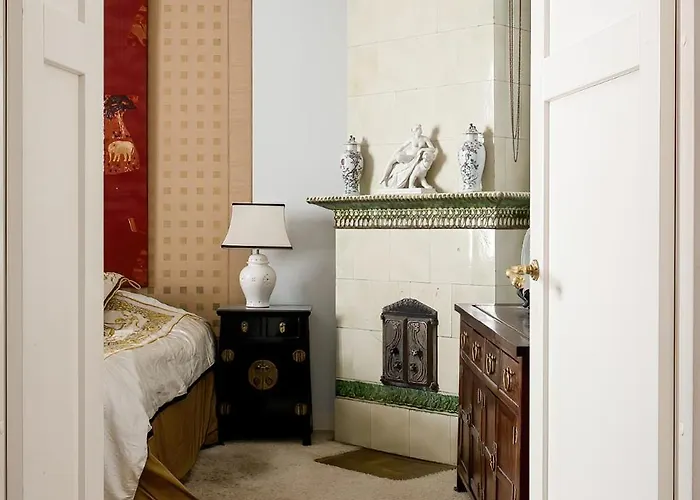 Elegant In The Center