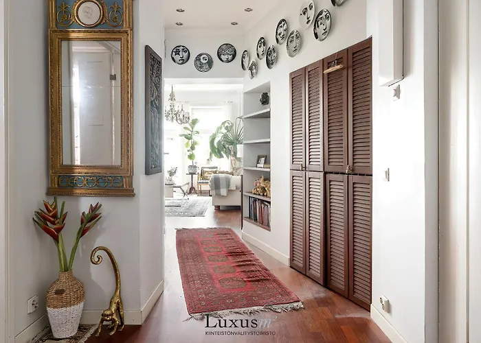 Elegant In The Center