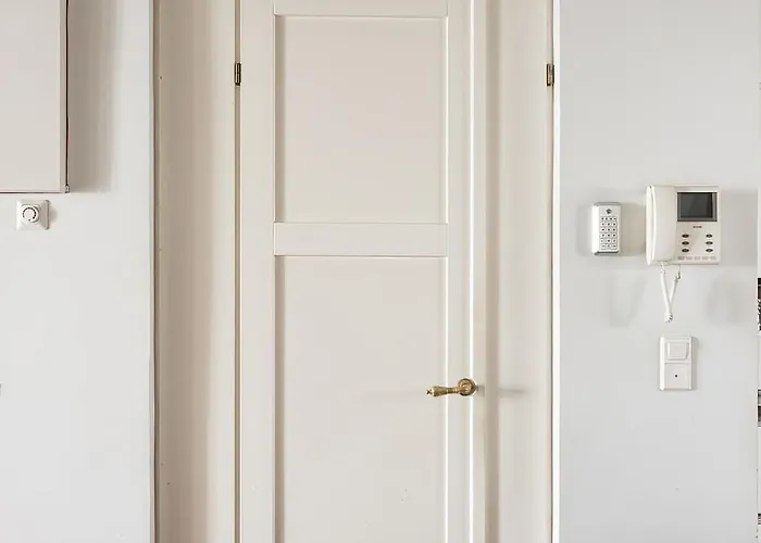 Elegant In The Center